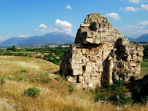Ruins of the water distribution tower at Laodicea. Photo by Ferrell Jenkins.