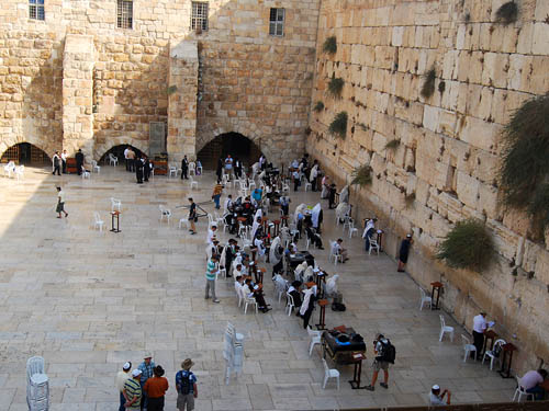The Western Wall platform. View to north toward Wilson's Arch. Photo by F. Jenkins.