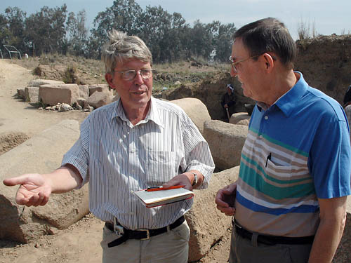 Prof. Christian Tietze and Ferrell Jenkins at Tell Basta, Egypt, 2005.