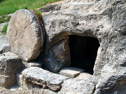 A Roman Period tomb with a rolling stone. Photo by Ferrell Jenkins.