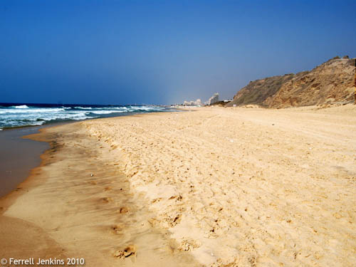 Tel Ashkelon and the Mediterranean Sea. Photo by Ferrell Jenkins.