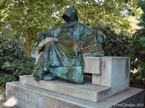 Statue of Anonymous in Budapest. Photo by Ferrell Jenkins.