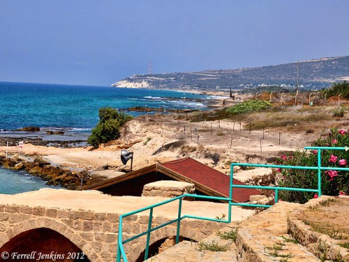 The view north from Tel Achziv to Rosh Hanikra. Photo by Ferrell Jenkins.