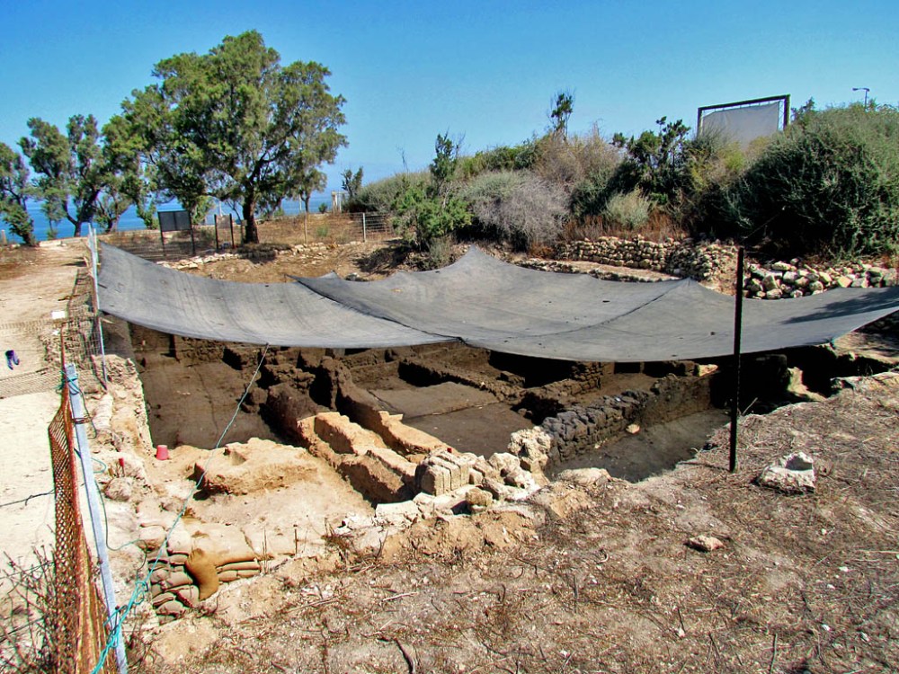 Ashkelon excavation underway | Ferrell's Travel Blog