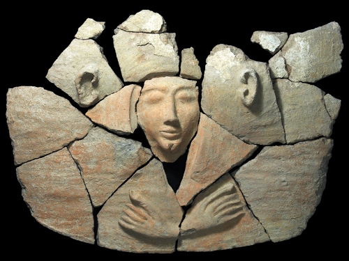 Coffin lid from Tel Shadud. Photo: Clara Amit, courtesy of the Israel Antiquities Authority. 
