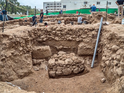 Photograph of the work being conducted at the site. Photo: IAA.