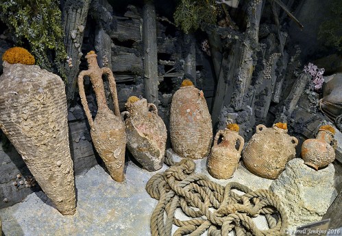 Genuine artifacts from a shipwreck off the coast of Israel displayed in a life-like setting. Photo by Ferrell Jenkins.