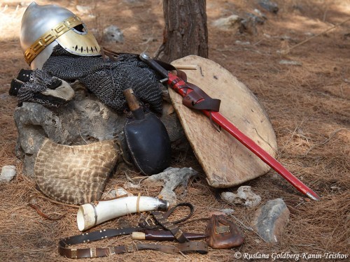 One of the soldier actors had his armor laid out to show what the Crusaders had to wear. History buffs reenact the crusaders as they ready to defend the formation known as the Horns of Hattin. Photo by Ruslana Goldberg-Kanin Teishov.