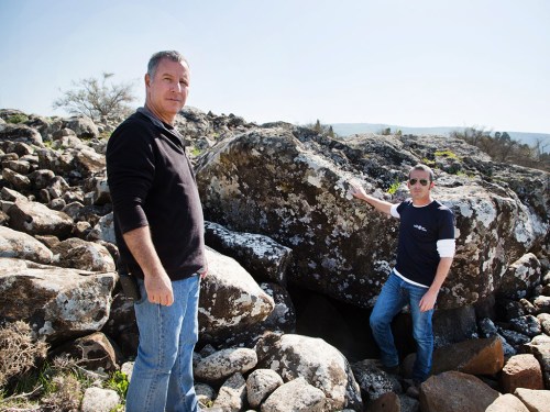 From left to right: Professor Gonen Sharon of Tel Hai College and Uri Berger of the Israel Antiquities Authority. Photographic credit: Shmuel Magal, courtesy of the Israel Antiquities Authority.