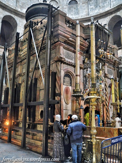 A view of the edicule with scaffolding to hold it up prior to the recent reconstruction work. Photo by Ferrell Jenkins.