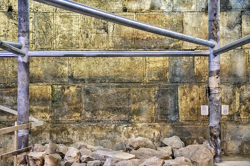 Eight courses of the Western Wall were discovered in the excavation. Photograph: Yaniv Berman, courtesy of the Israel Antiquities Authority