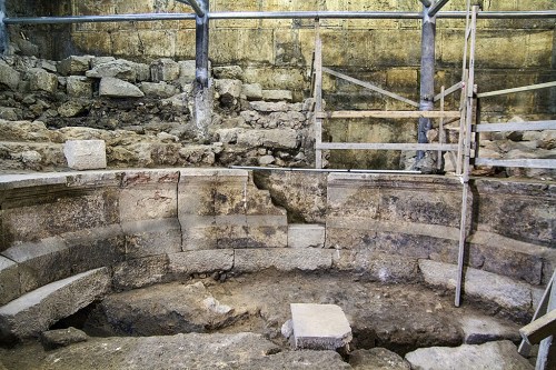 Israel Antiquities Authority excavation directors Dr. Joe Uziel and Tehillah Lieberman at the excavation site. Photograph: Yaniv Berman, courtesy of the Israel Antiquities Authority