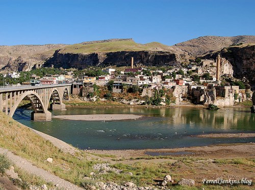The Tigris River at Hasankef, Turkey. FerrellJenkins.blog.