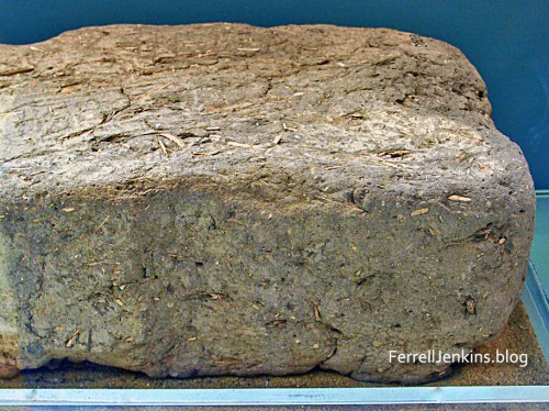 Brick with straw from ancient Egypt. British Museum. Photo: ferrelljenkins.blog.