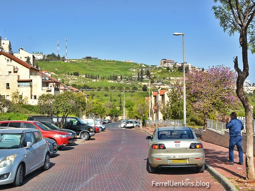 Gibeah from the east. The town in the foreground is the Israeli town of Pisgat Ze'ev Mizrah. Photo: ferrelljenkns.blog.